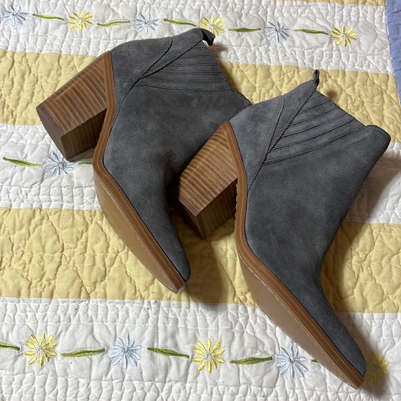 New Marc Fisher Gardi LTD Womens Ankle Suede Heels shoes boots Size 9M - Picture 8 of 8